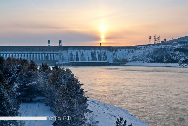 Что изображено на купюре в номиналом 10р?