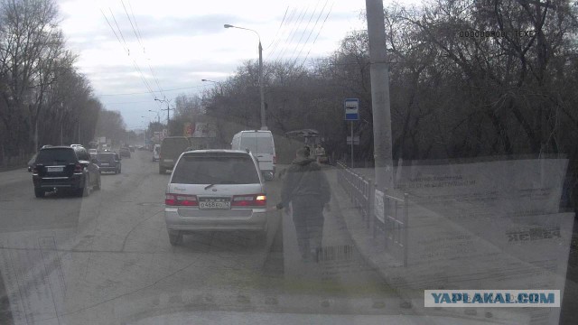 Тюменские дорожники ударились головой и нарисовали разметку