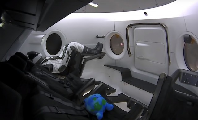 Прямая трансляция пилотируемого запуска SpaceX Crew Dragon