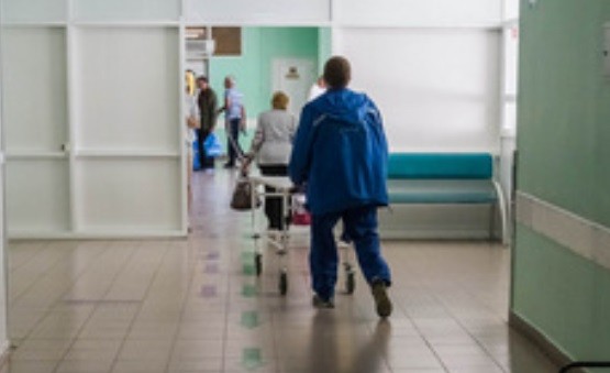 В свердловской больнице пациент умер в очереди на рентген