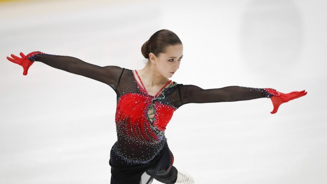 Девушки на спорте и около него!