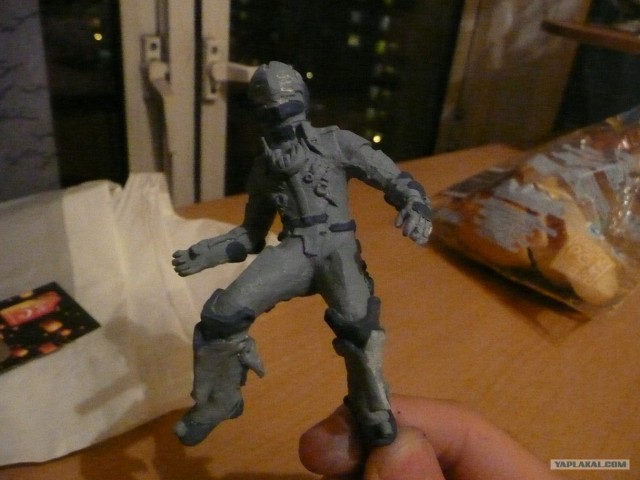 Айзек Кларк.