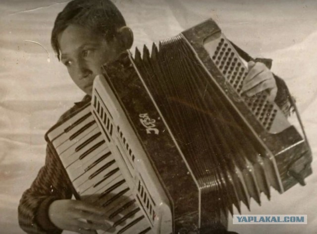 Потолок ледяной, дверь скрипучая.... 86 лет композитору Эдуарду Ханку