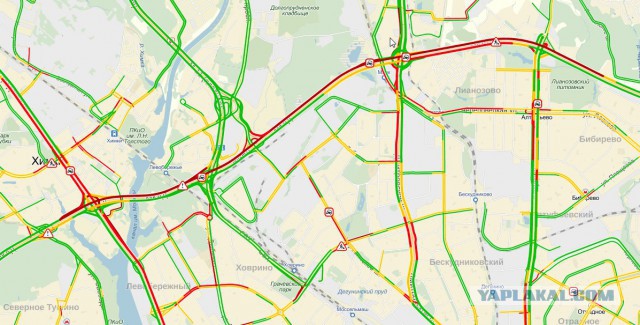Дальнобойщики начали перекрывать МКАД 04.12.15