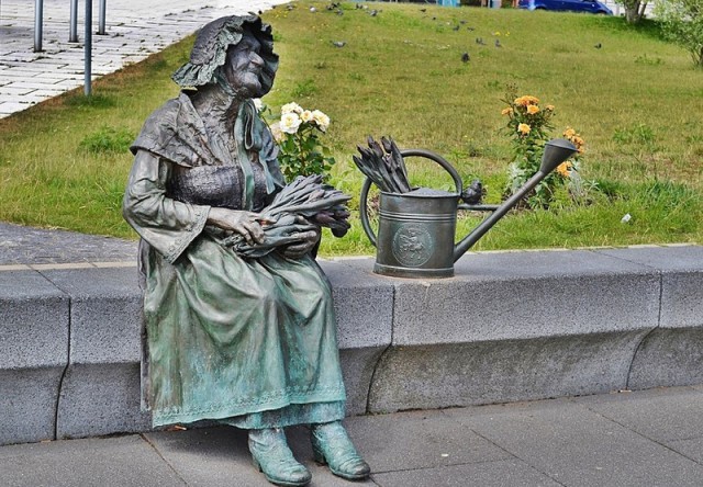 Сядь со мною рядом!