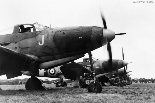 Р-39 Аэрокбра. Американская любимица сталинских соколов. История создания и основные модификации.
