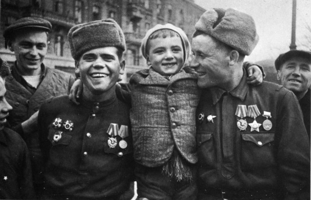 Фотографии из прошлого нашей страны - 16