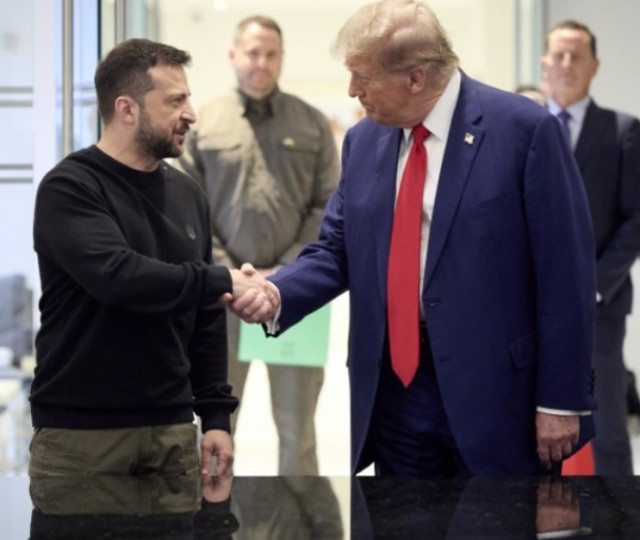Зеленский поздравил Трампа с победой на выборах.