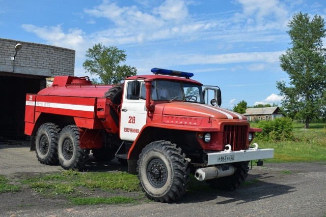 Урал 375