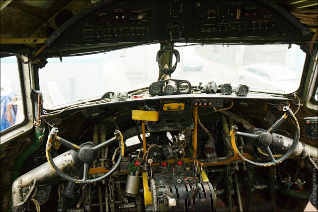 Восстановление Ил-14Т на Тушинском аэродроме