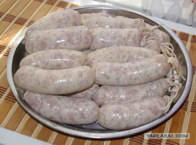 Колбаски белые, куриные. Просто и доступно.