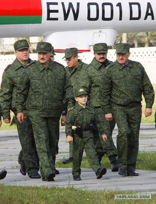 Лукашенко присвоил своему сыну звание генерал-майора