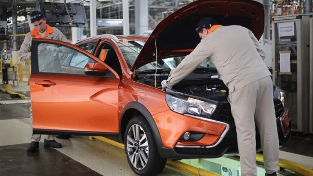 АвтоВАЗ привлек к работе на заводе 200 осужденных