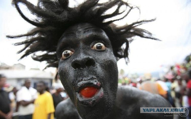 Жители Франкфурта аплодисментами встретили