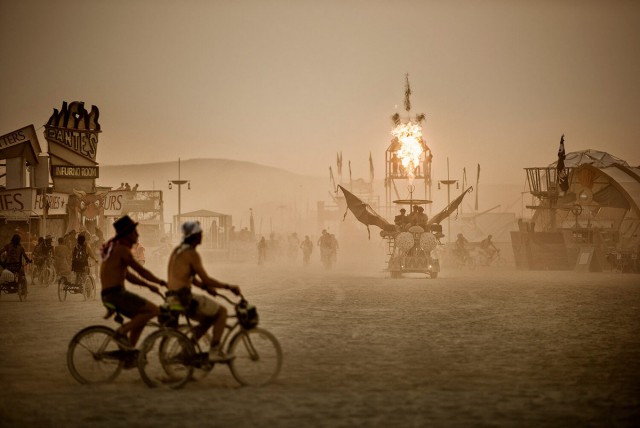 Потрясающие фотографии с фестиваля Burning Man