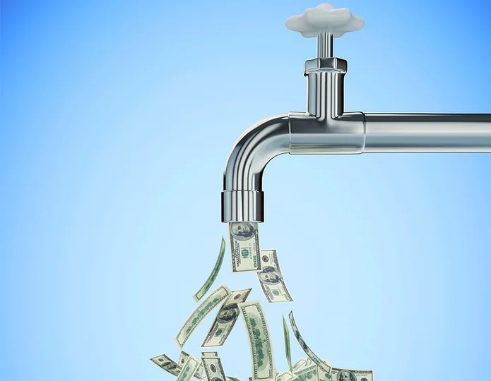 Россияне платят за воду, а деньги уходят в Люксембург, который является владельцем Водоканала