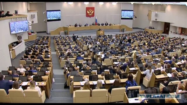 В Москве проходят задержания. Столичным полицейским дали указание задерживать всех, кто выйдет в центр города с какой-либо символикой Казахстана