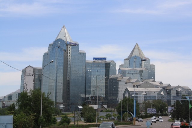 Алматы 2011: город контрастов