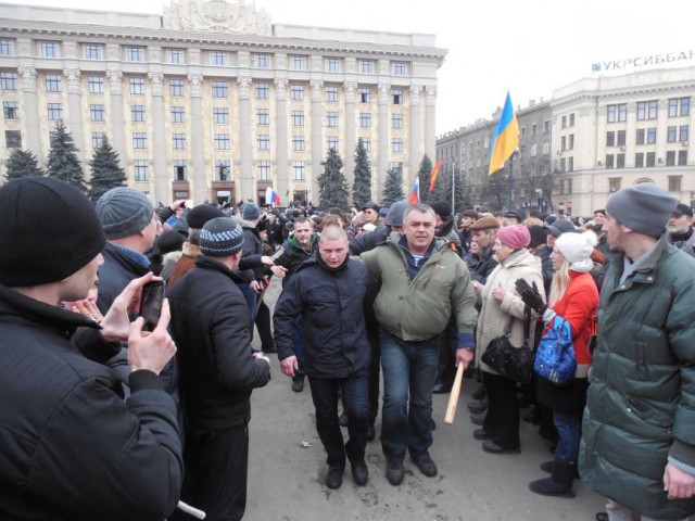 Тем временем в Харькове наводят порядок