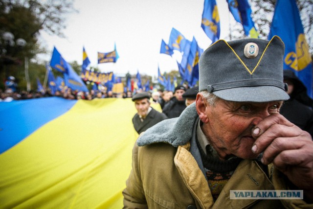 Бандеровцы-"А там Танки Грады..."