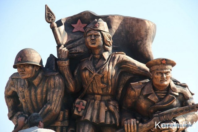 Памятник - это просто  !
