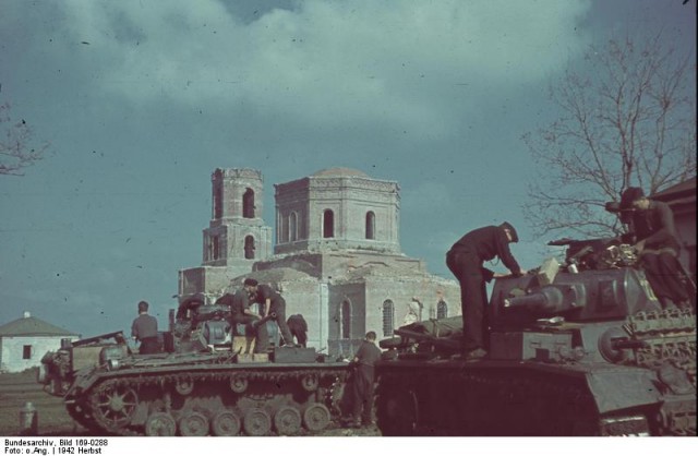 Цветные фотографии бронетехники времён Второй мировой войны