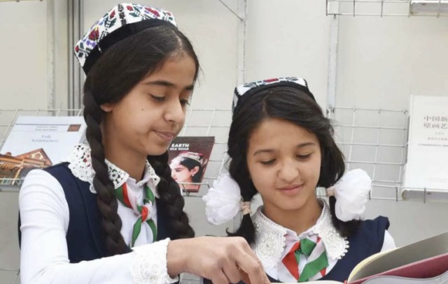 Для детей мигрантов в Подмосковье откроют языковые школы