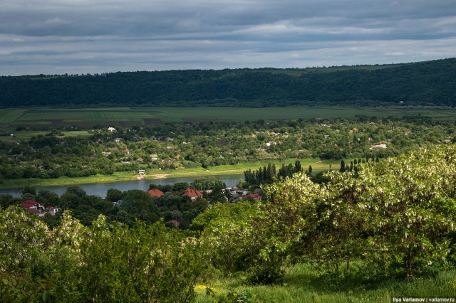 Цыганская столица мира: молдавский городок, где местные жители выставляют напоказ свое богатство