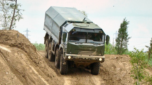 Новинки среди армейских грузовиков 2016 года.