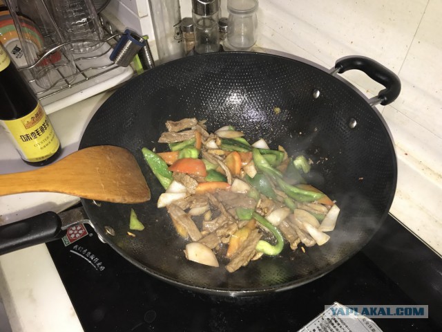 Говядина с чёрным перцем, по-китайски.