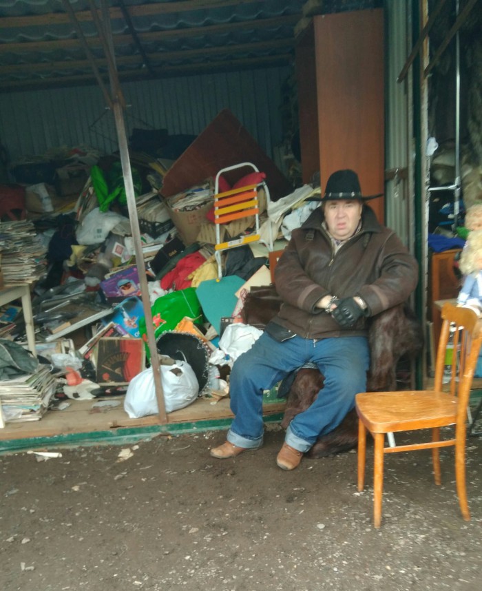 17 случаев, когда люди обнаружили на барахолках очень-очень странные, но интересные вещи