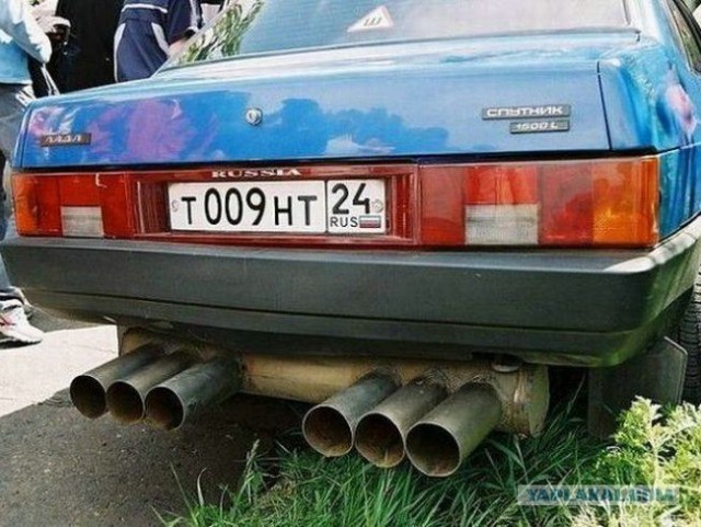 Jingle Bells выхлопом и мотором