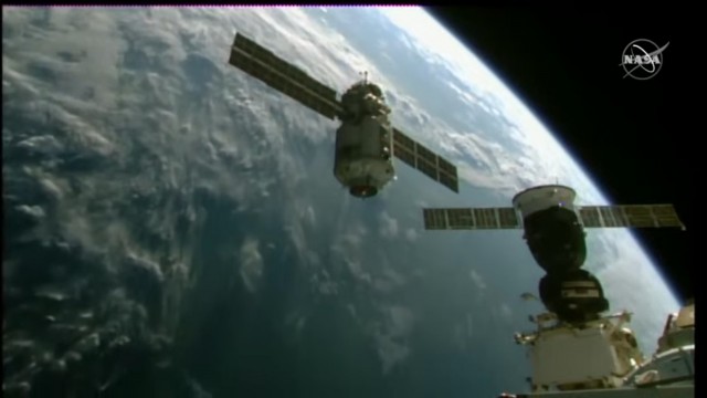 Стыковка модуля Наука с МКС. Прямая трансляция. Историческое событие