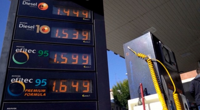 Топливный кризис на Украине. Литр бензина подорожал до 150 рублей