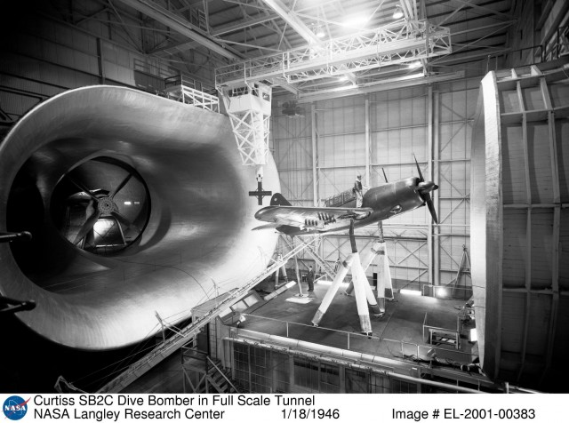 Curtiss SB2C Helldiver. Скотина US NAVY.