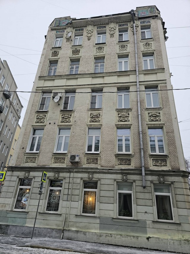 Шляюсь по Москве (мрачное утро).