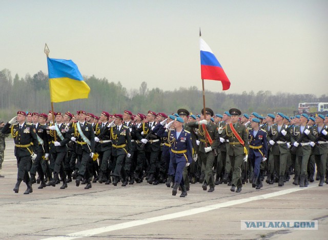 Украинские военные покидают Крым