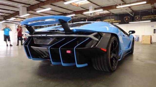 Распаковка суперкара Lamborghini Centenario