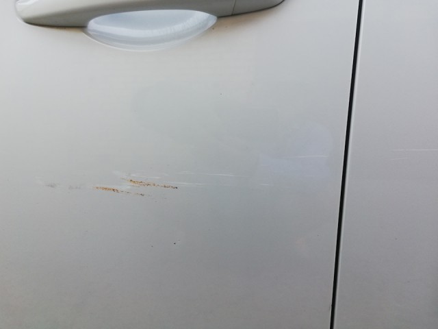 Камень в боковое стекло автомобиля возле Цивильска