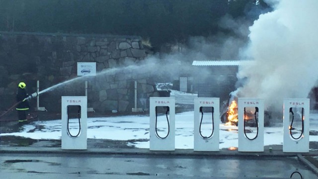Илон Маск назначил себя «Технокоролем» Tesla
