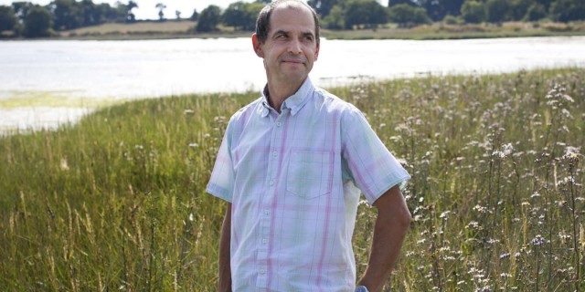 Почему у нас нет шипов на пенисе, от кого мы подцепили лобковых вшей, и почему блондинки сексуальнее брюнеток?