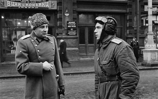 Первые два послевоенных года в исторических фотографиях