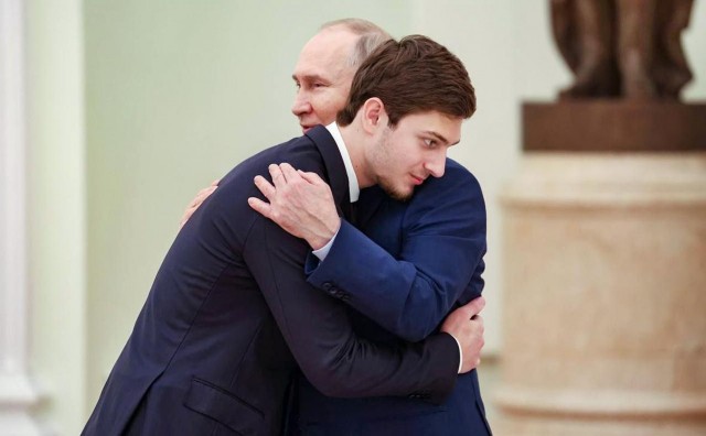 Сын Рамзана Кадырова стал почетным гражданином Грозного «за значимый вклад в развитие спорта»