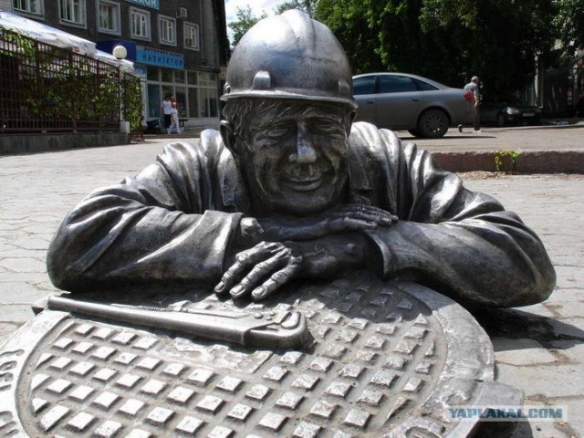 Необычные памятники