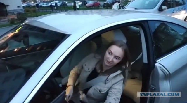 Девушка на BMW: "Я не буду пропускать! Я в отличии от вас смогла заработать на нормальную тачку, а не на это говно (Пежо 308)"