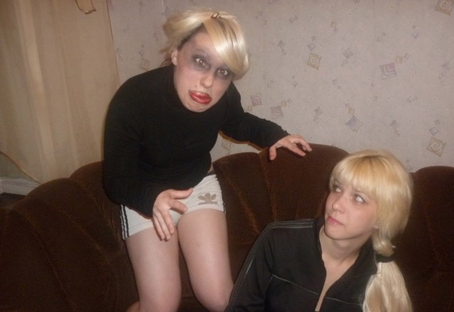 Давай я тебя ещё вот в этой позе сфоткаю