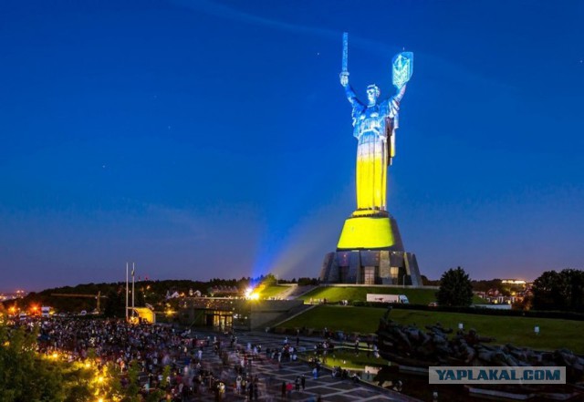 Организатору пикета против скандального памятника пригрозили полицией