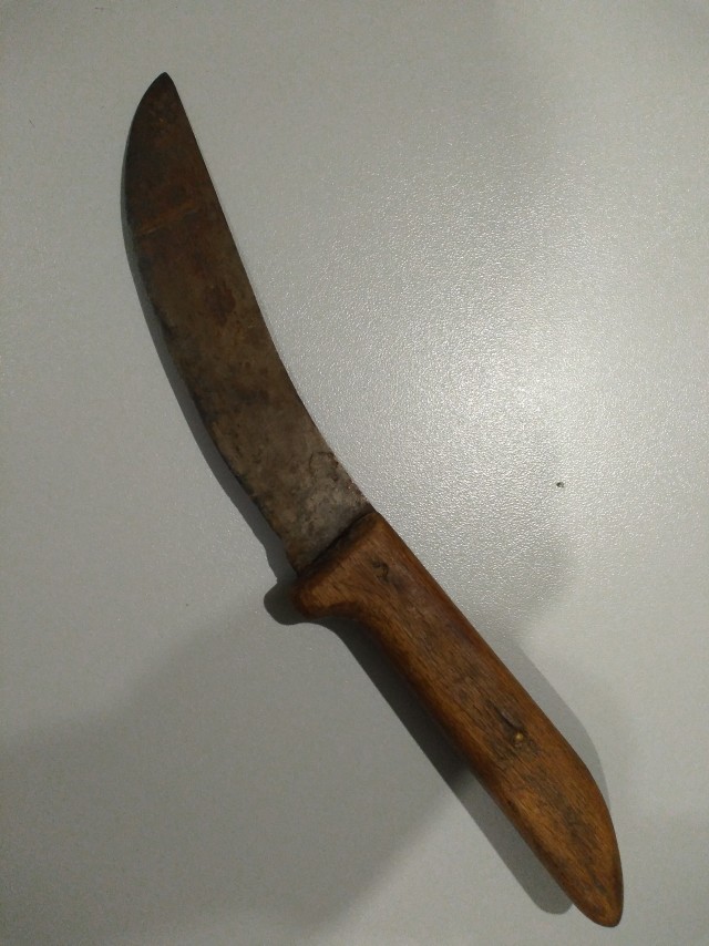 Нож
