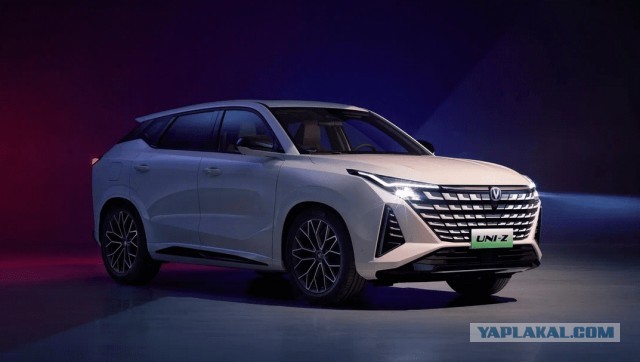 В России впервые представили новые автомобили Volga
