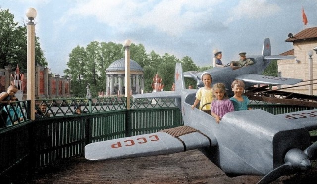 Фотографии из прошлого нашей страны в цвете -100
